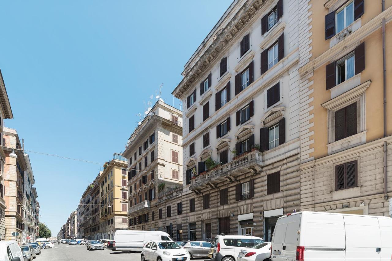 Piazza Vittorio * Roma